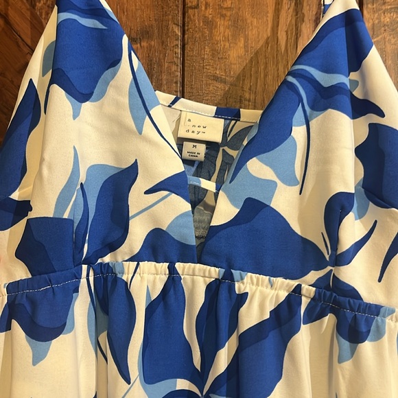 A new day brand (target). Size medium. Royal blue. - Picture 3 of 3